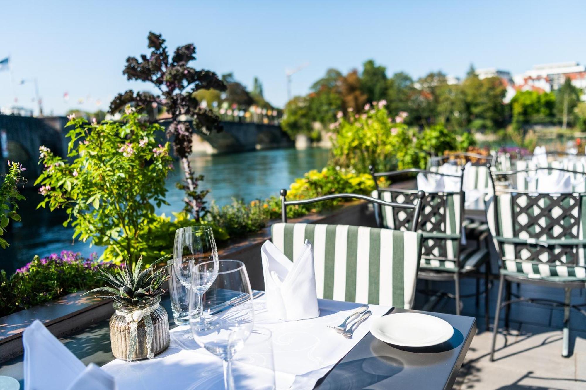 Hotel Schiff Am Rhein Rheinfelden Esterno foto